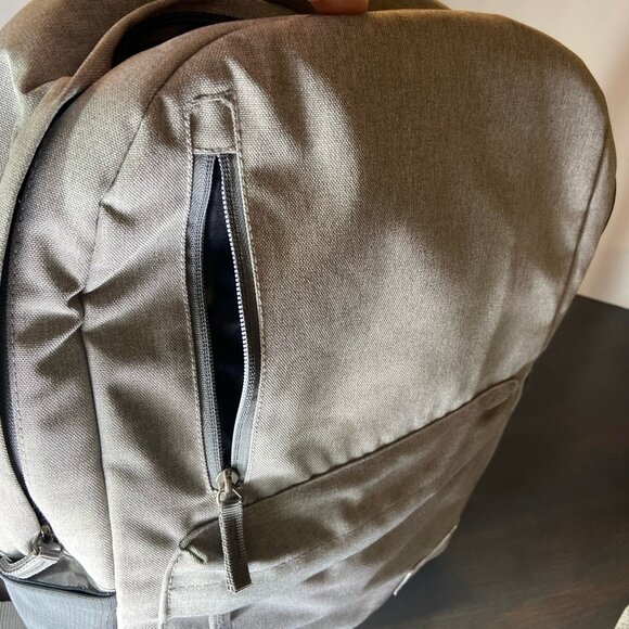 Solo New York Heather Gray Laptop Backpack – Stylish & Lightweight - Like New - Picture 8 of 9